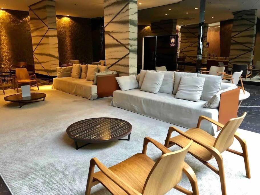 Apartamento Edf Time 1503 Na Ponta Com Piscina, Academia